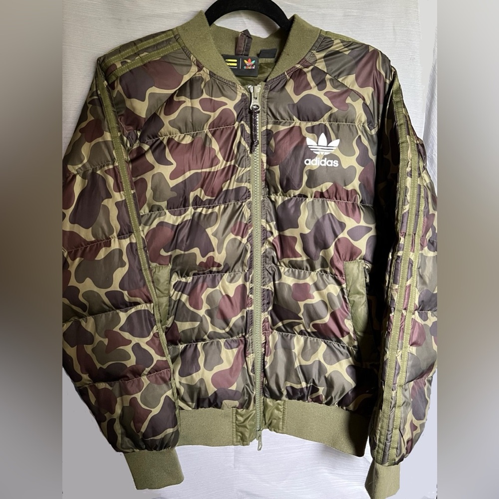 Adidas Pharrell Williams HuHiking Cloud Moon Soleil Walk Puffer Jacket